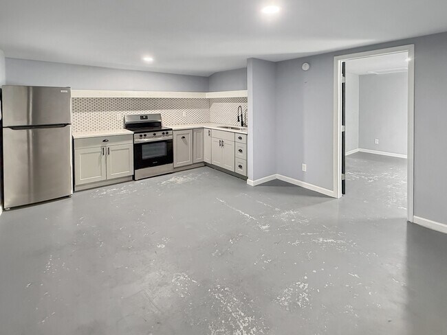 Building Photo - 3201 Ryan Ave