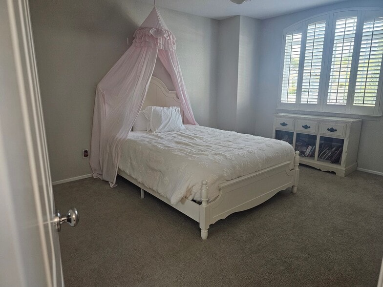 Building Photo - 42962 Cala Rosso