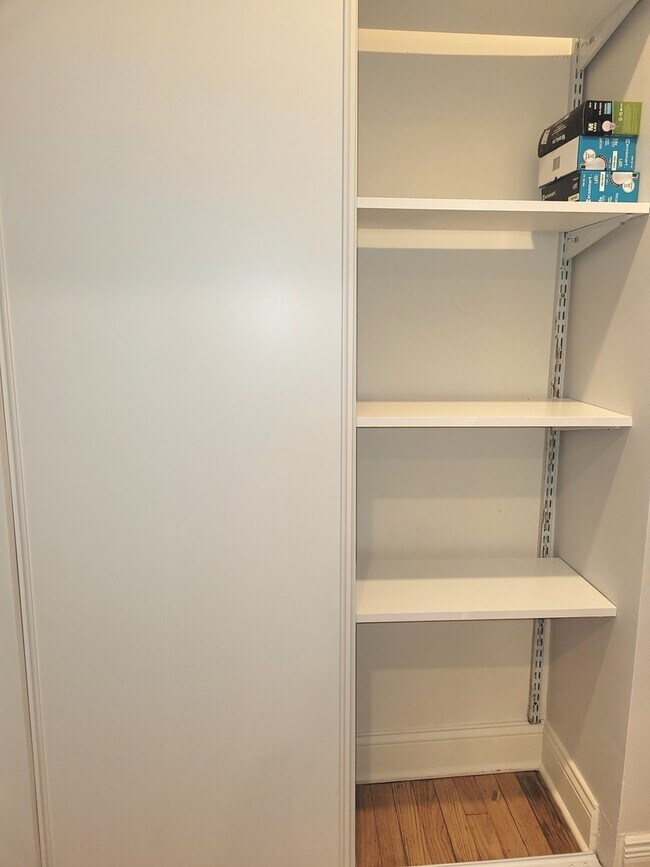 Building Photo - 2336 E 68th St