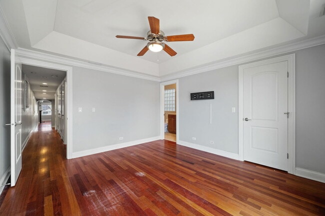 Building Photo - 3723 N Wilton Ave