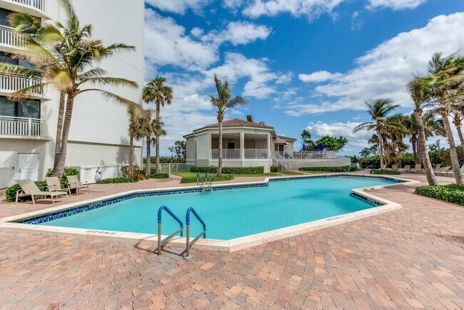 Building Photo - 3000 N Ocean Dr