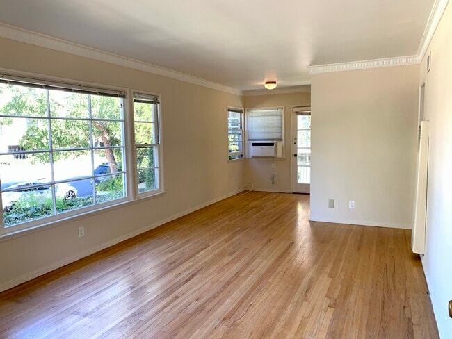 Building Photo - 10630 Holman Ave