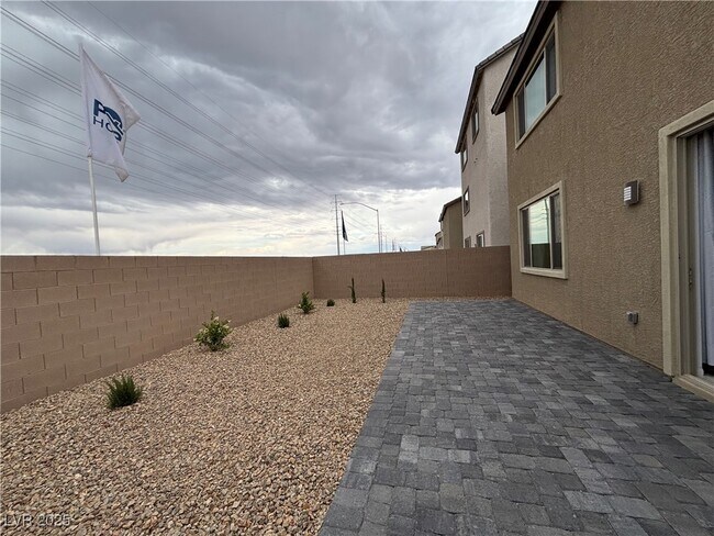 Building Photo - 7562 Quail Rock Ave