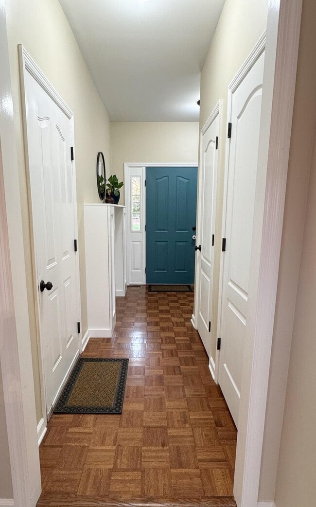 Building Photo - 2688 Woodlawn Way