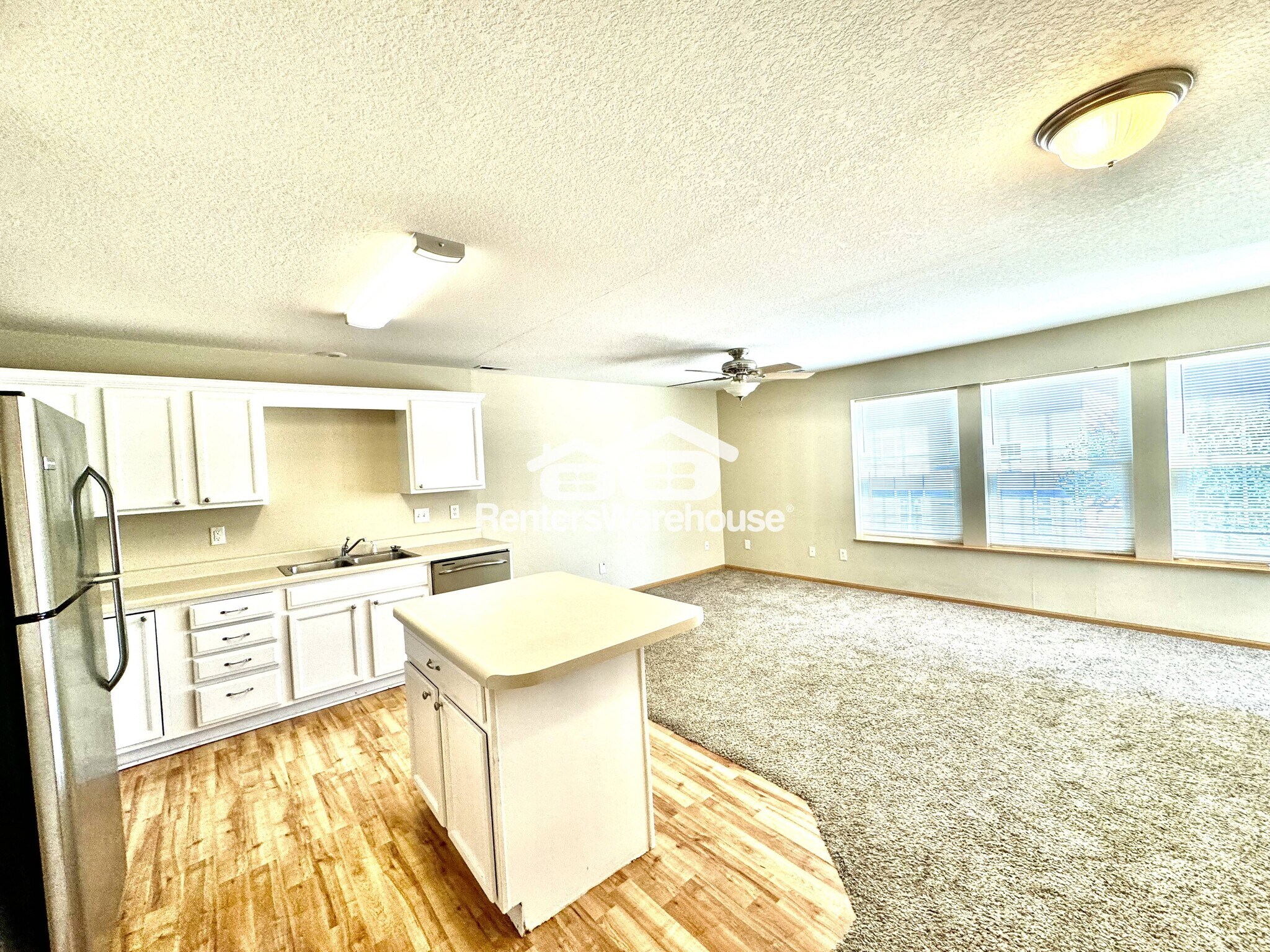 Building Photo - 1228 SE Village View Ln