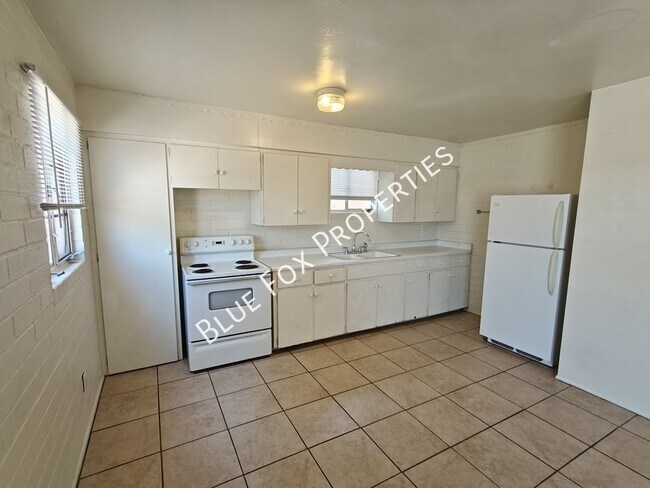 Building Photo - 1224 N Camilla Blvd