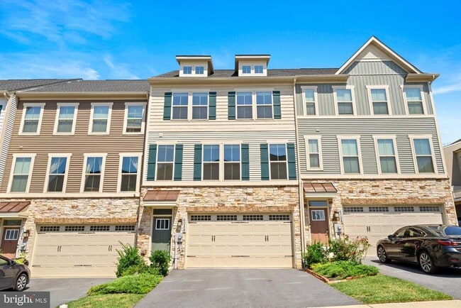 Building Photo - 6056 Murray Terrace