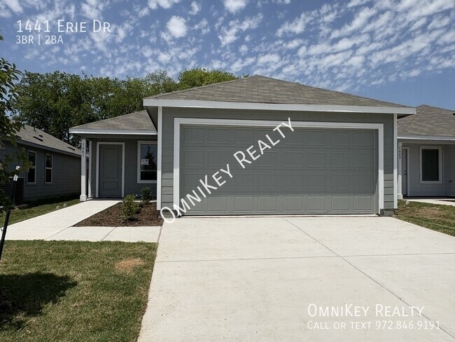 Primary Photo - 1441 Erie Dr