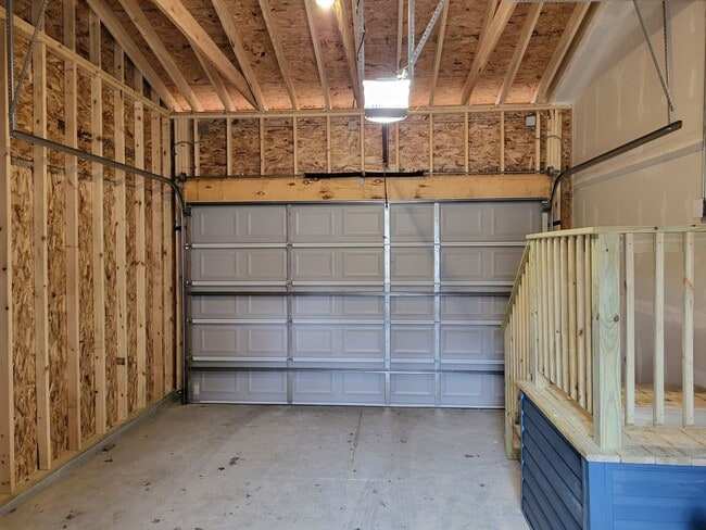 Building Photo - 221 Little Peninsula Rd