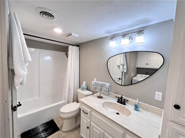 Building Photo - 26 Melinda Ln