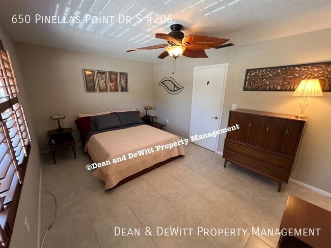 Building Photo - 650 Pinellas Point Dr S