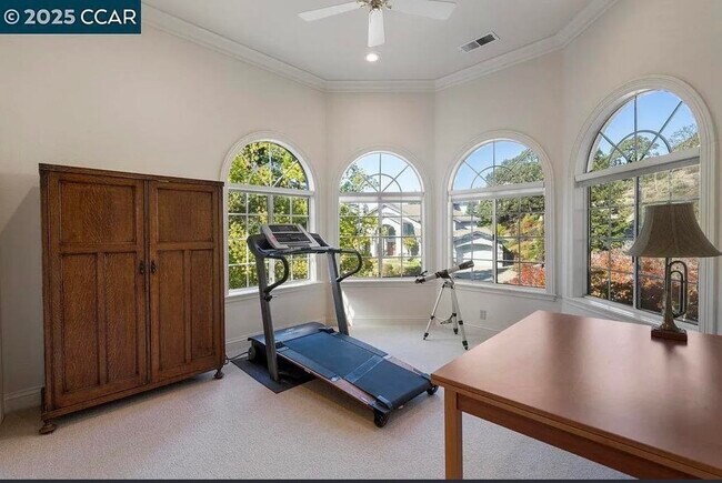 Building Photo - 3109 Stonegate Dr