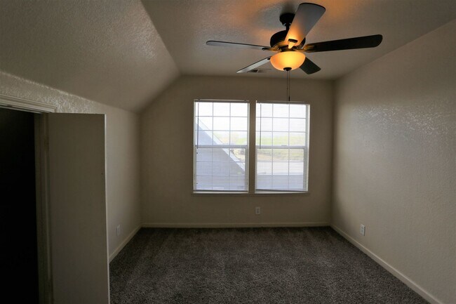 Building Photo - Beautiful home in Patterson