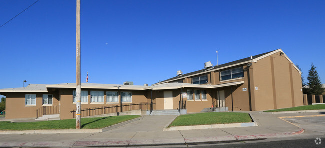 Building Photo - Sierra Vista Homes