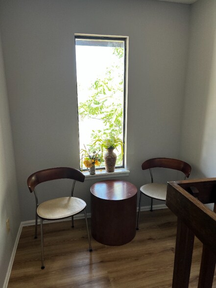 Building Photo - 593 Redwing Ln