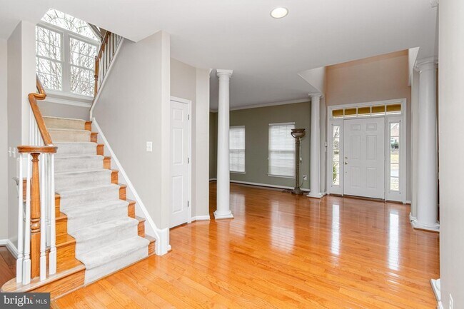 Building Photo - 6239 Willowfield Way