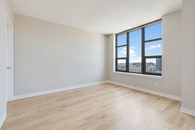 Building Photo - 200 N Jefferson St
