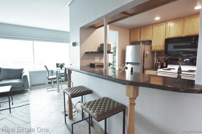 Building Photo - 555 E William St