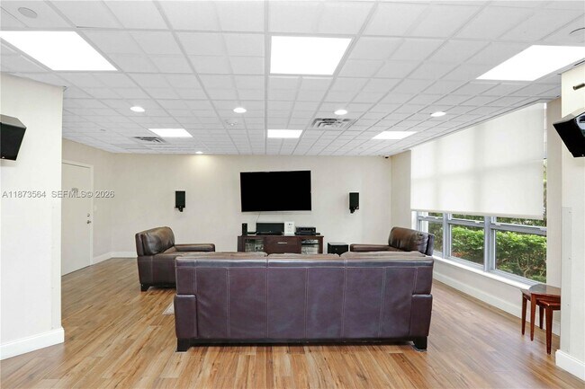 Building Photo - 3530 Mystic Pointe Dr