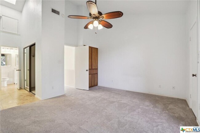 Building Photo - 7122 Wood Hollow Dr
