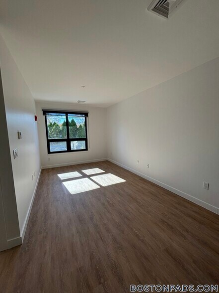 Building Photo - 199 Gardner St