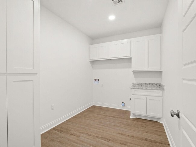 Building Photo - 748 Lockhart Cutoff Rd