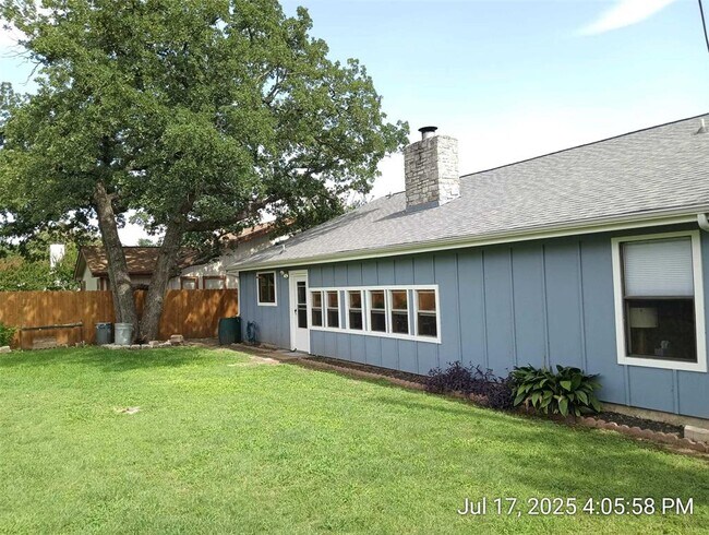 Building Photo - 1712 Creek Bend Cir