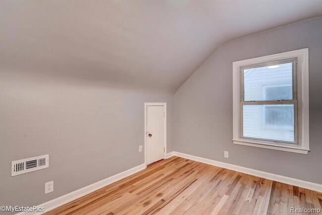 Building Photo - 6151 Helen St