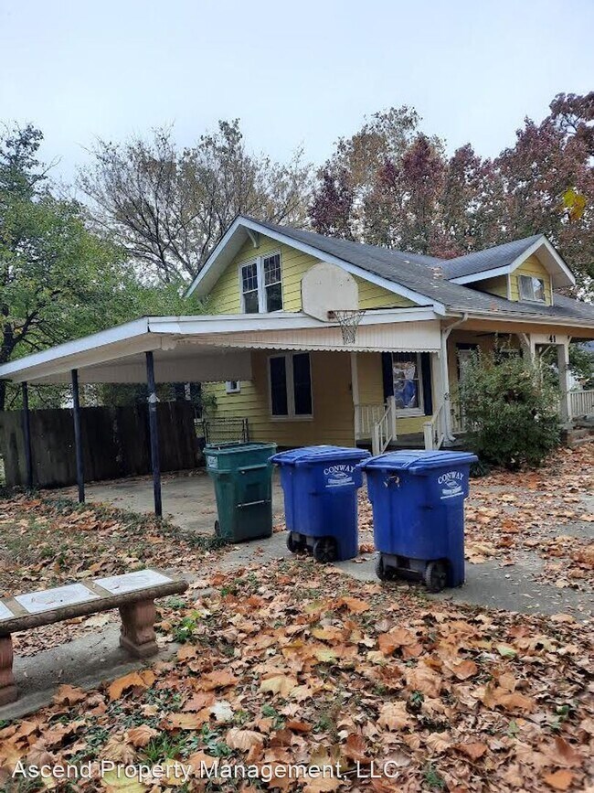 Building Photo - 4 br, 1.5 bath House - 541 Grove St