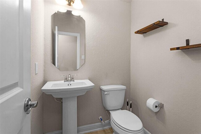 Building Photo - 236 Redwood Cyn Trl