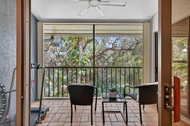 Building Photo - 5230 SE Seascape Way