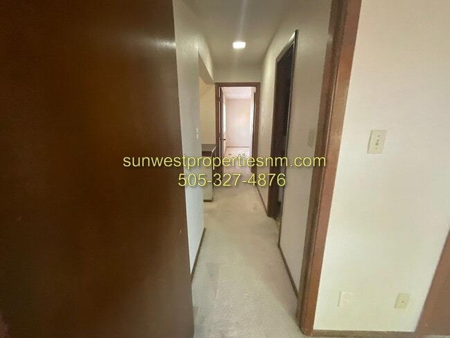 Building Photo - 2 bed Condo in Country Club Villas
