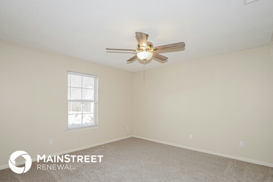 Building Photo - 7399 Brentlawn Dr