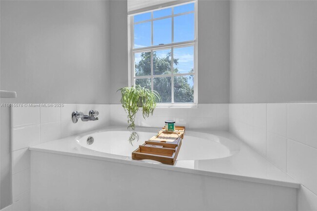 Building Photo - 418 Capistrano Dr