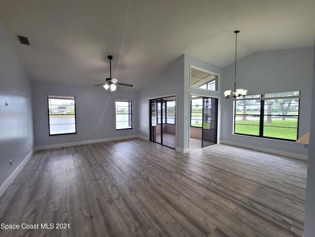 Building Photo - 912 Ridge Lake Dr