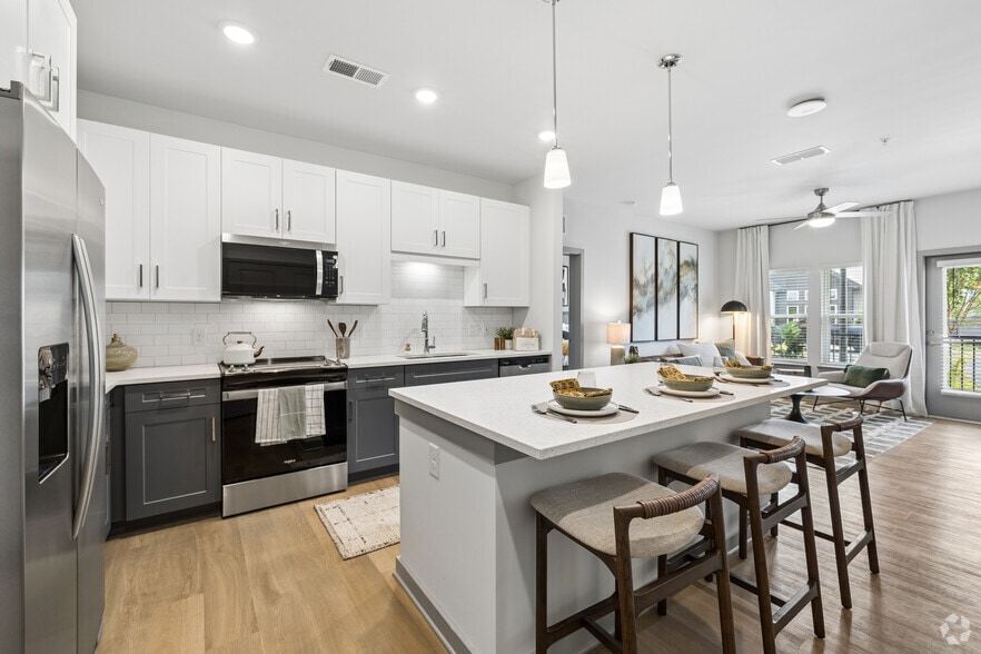 B1 2BR, 2BA - 1,150SF - Kitchen - Elmstead
