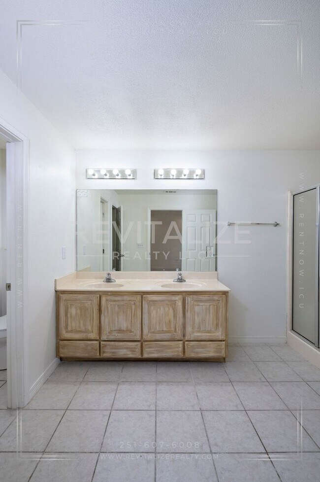 Building Photo - COMING SOON TO ORANGE BEACH