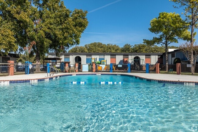 Building Photo - Zander Park