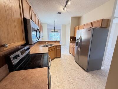 Building Photo - 10839 Madison Dr