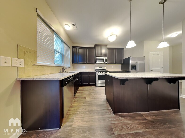 Building Photo - 2455 Quincy Loop