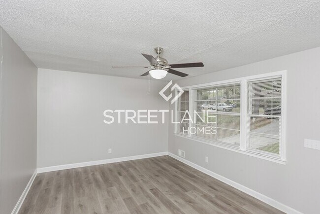 Building Photo - Charming 3 Bedroom in Columbia!