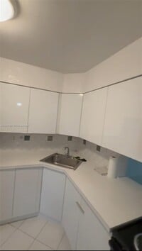 Building Photo - 1550 NE 191st St