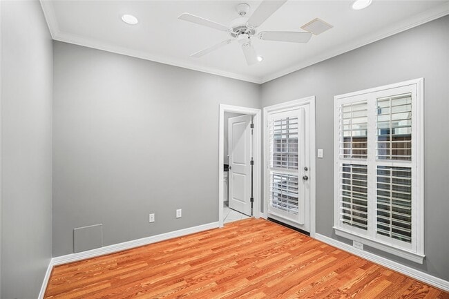 Building Photo - 2150 Bancroft Ln