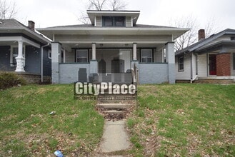 Building Photo - 1602 Spruce St