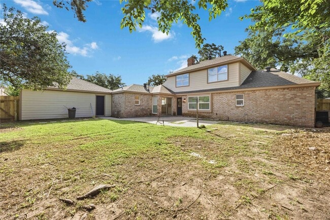 Building Photo - 5702 Old Lodge Dr