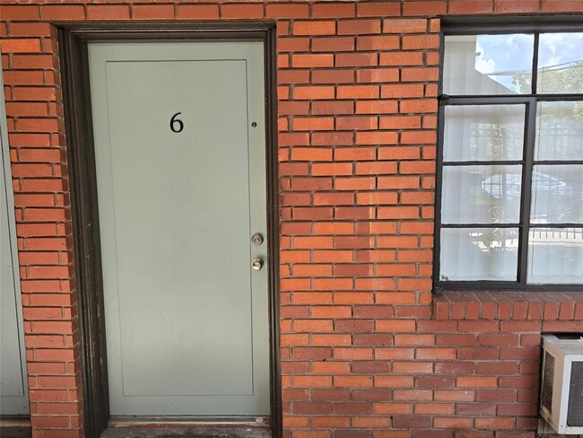 Building Photo - 2501 Yoakum Blvd