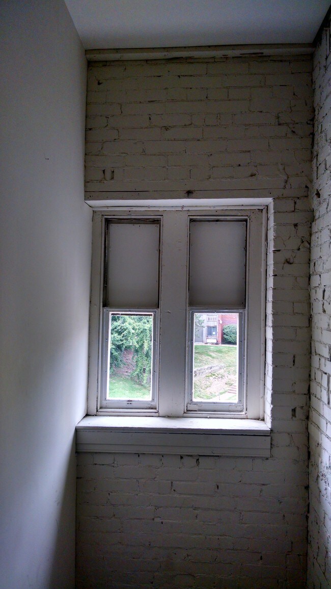 Roomy Closet - 4256 Nebraska Ave