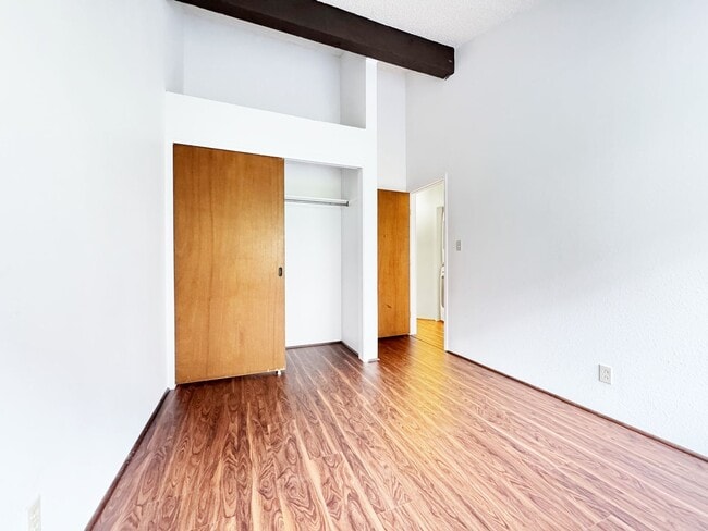 Building Photo - Recently Refreshed Kaneohe Townhouse