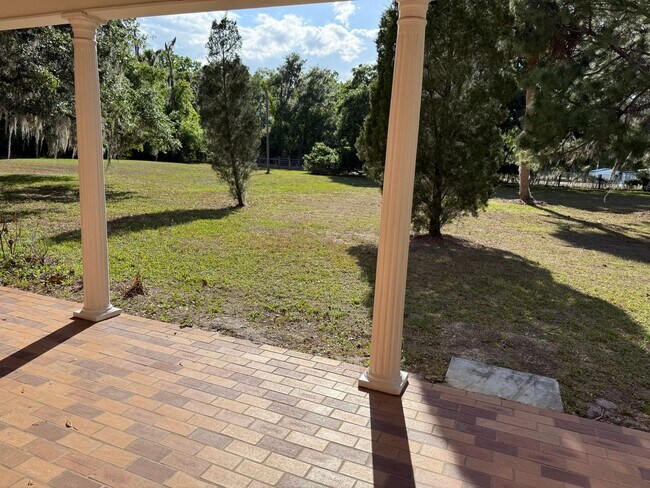 Building Photo - 5 Acre Home!!!!