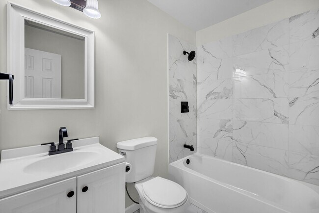 Building Photo - Comfortable Living with Modern Upgrades in Prime Goose Creek Location